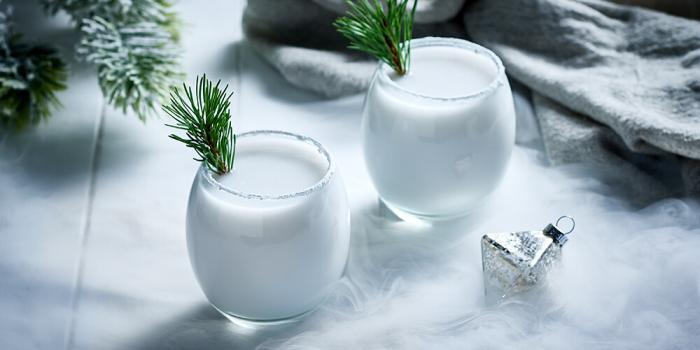drink photography, Christmas White Russian drink image